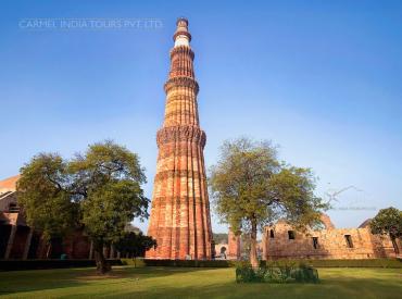 Qutub Minar - places to visit in New Delhi,