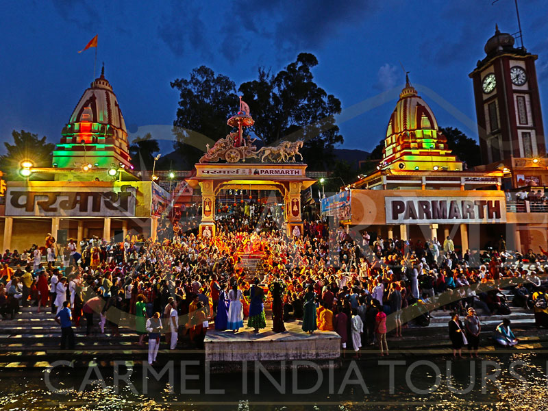 Rishikesh Ganga Arti, Parmarth Niketan